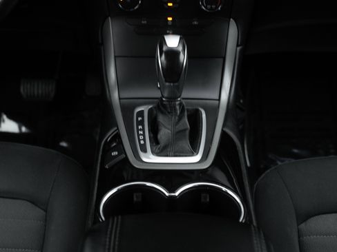 Used 2018 Ford Edge SE image 15