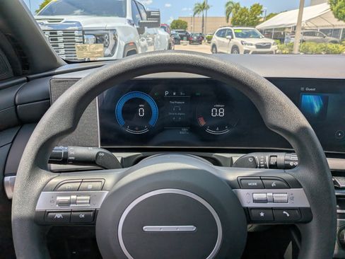Used 2025 Hyundai Santa Cruz SE FWD image 26