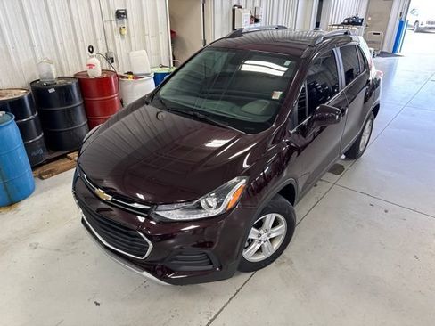 Used 2020 Chevrolet Trax LT FWD image 28