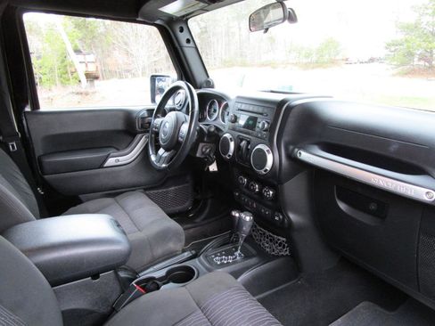 Used 2012 Jeep Wrangler Sahara w/ Dual Top Group image 9