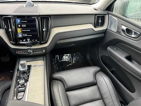 Certified 2021 Volvo XC60 T8 Inscription w/ Advanced Package image 18