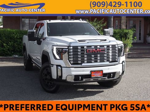 Used 2025 GMC Sierra 2500 Denali w/ Denali Reserve Package AWD/4WD image 1