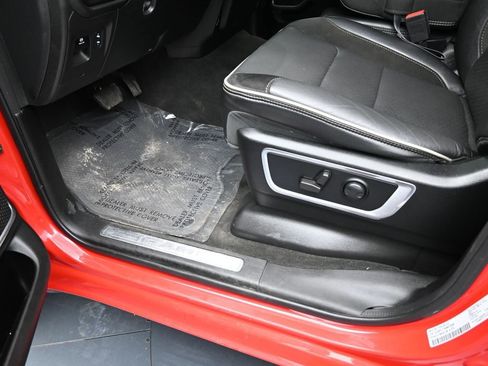 Used 2022 RAM 1500 Laramie AWD/4WD image 12