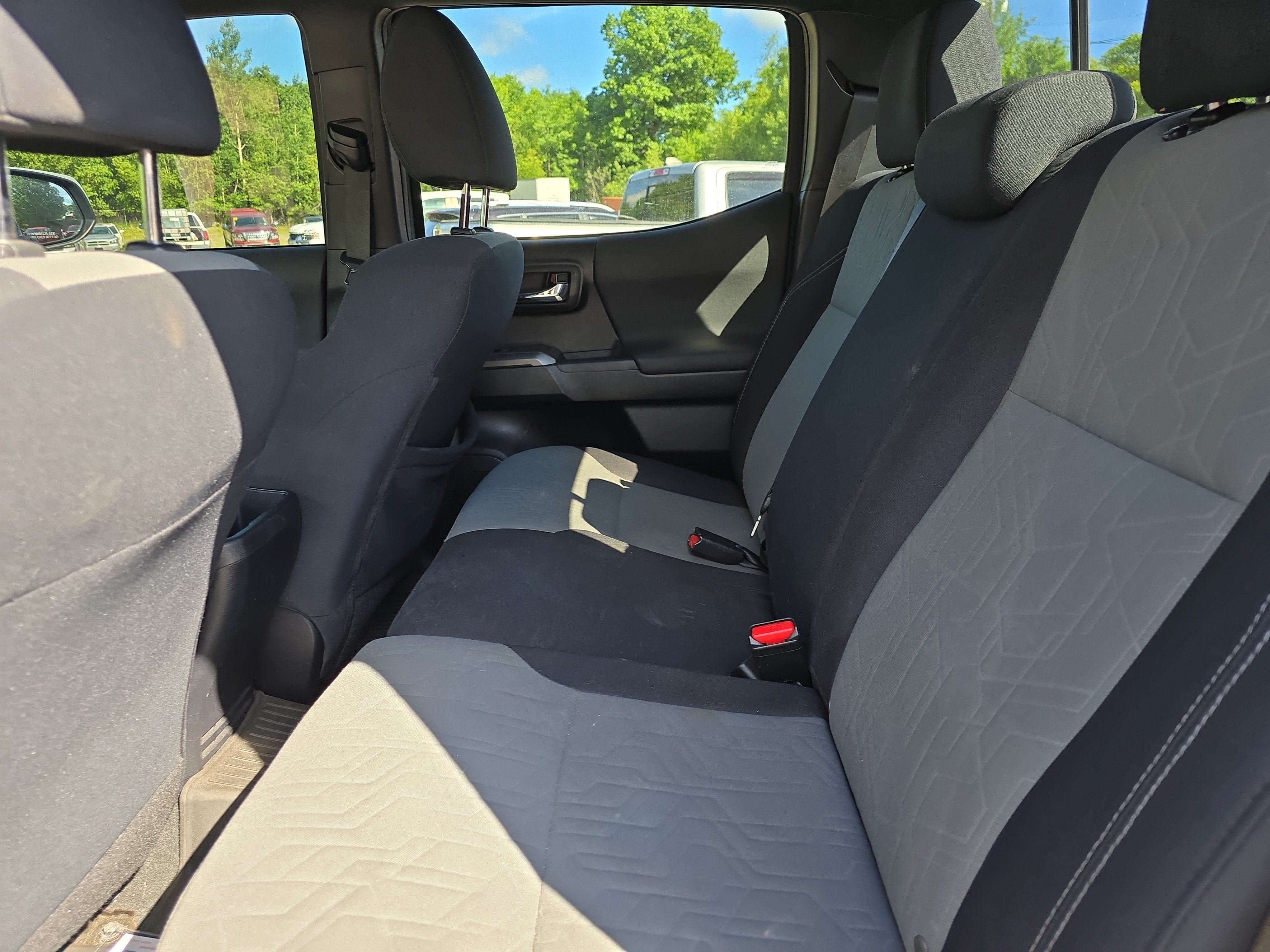 Used 2020 Toyota Tacoma TRD Sport w/ Technology Package AWD/4WD image 15