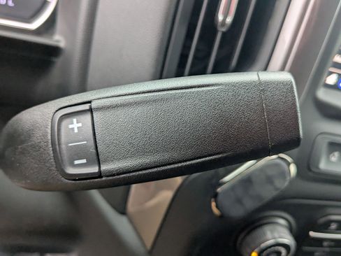 Used 2022 Chevrolet Silverado 2500 Custom w/ Custom Value Package image 26