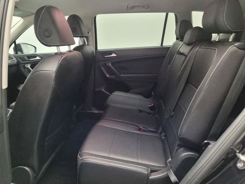 Used 2021 Volkswagen Tiguan SE FWD image 18