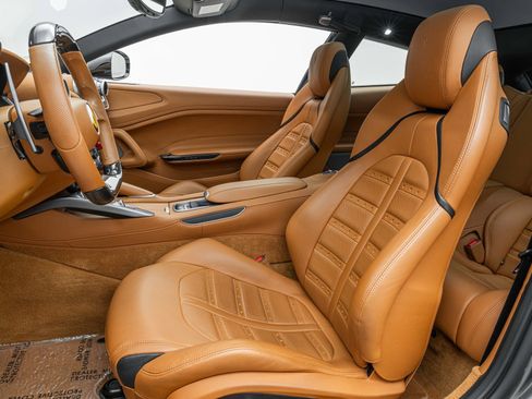 Certified 2019 Ferrari GTC4Lusso image 9