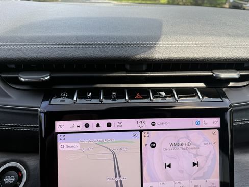 Used 2023 Jeep Grand Cherokee Limited w/ Black Appearance Package AWD/4WD image 20