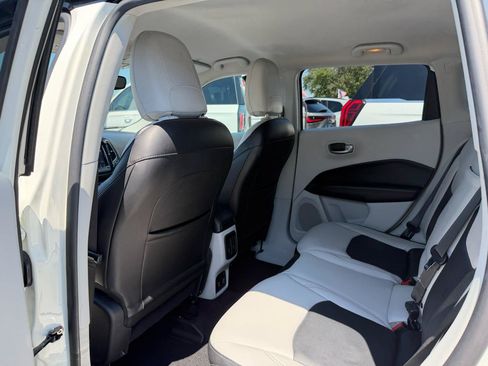 Used 2018 Jeep Compass Limited w/ Navigation Group FWD image 13