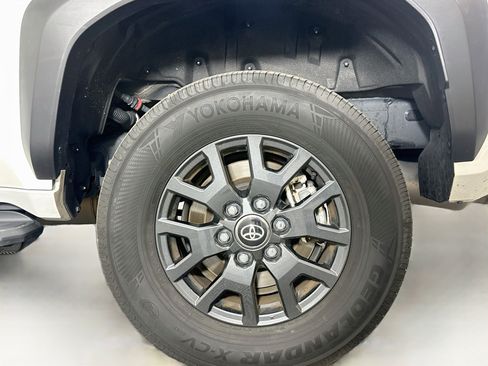 Used 2025 Toyota 4Runner SR5 AWD/4WD image 11