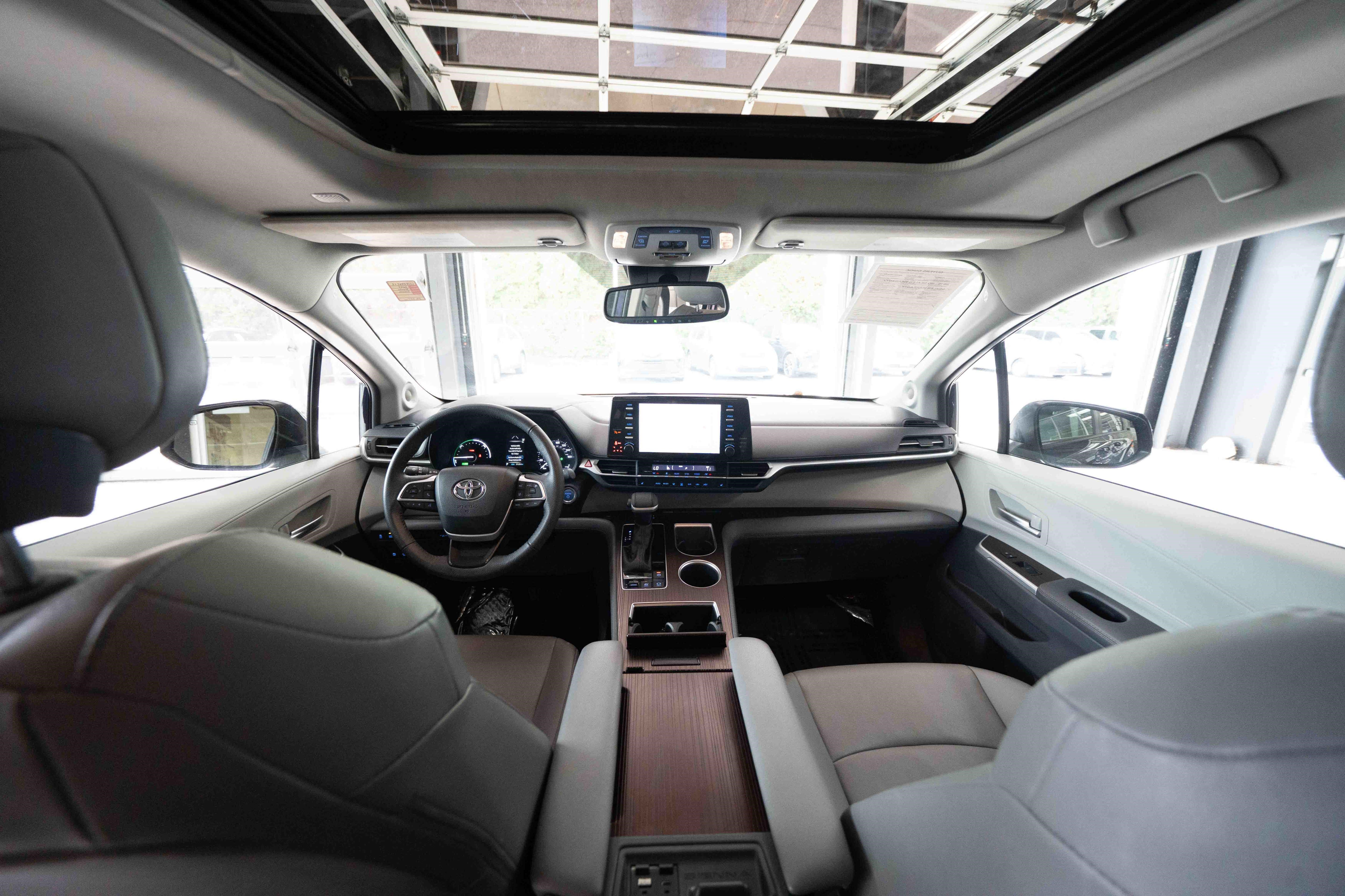 Certified 2023 Toyota Sienna XLE w/ XLE Plus Package AWD/4WD image 20