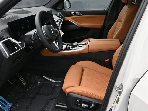 New 2026 BMW X5 M60i w/ Climate Comfort Package image 14