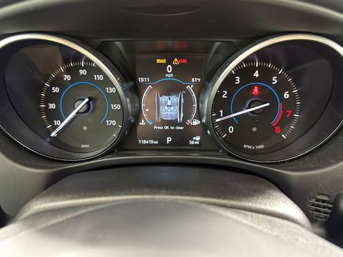 Used 2017 Jaguar XE Premium image 13