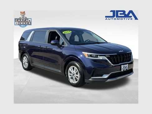 Used 2024 Kia Carnival LX image 1