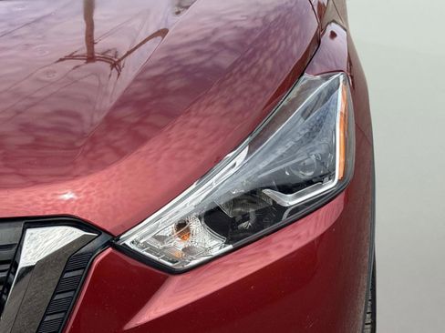 Used 2018 Nissan Kicks SR image 10