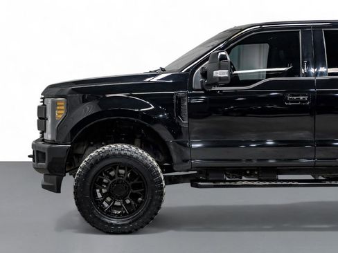 Used 2019 Ford F250 Lariat w/ Lariat Ultimate Package image 11