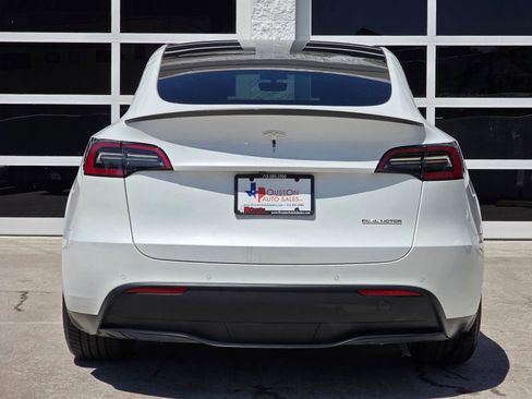 Used 2021 Tesla Model Y Performance image 6