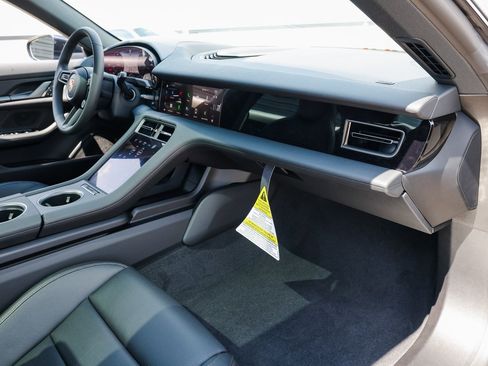 New 2025 Porsche Taycan image 28