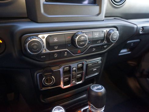 Used 2019 Jeep Wrangler Unlimited Sport AWD/4WD image 25