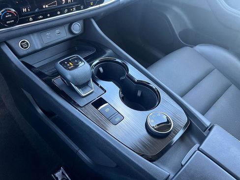 Certified 2023 Nissan Rogue SV w/ SV Premium Package image 27