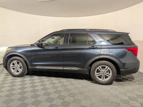 Certified 2022 Ford Explorer XLT image 4