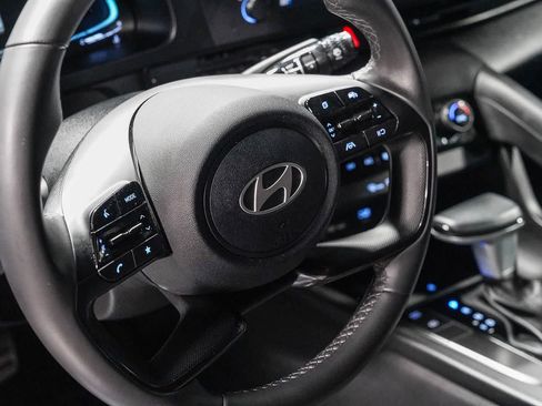 Used 2025 Hyundai Elantra Sport FWD image 20