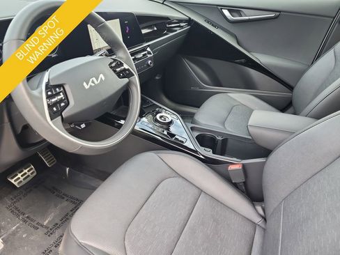 Certified 2023 Kia Niro Wave w/ Wave Preserve Package image 9