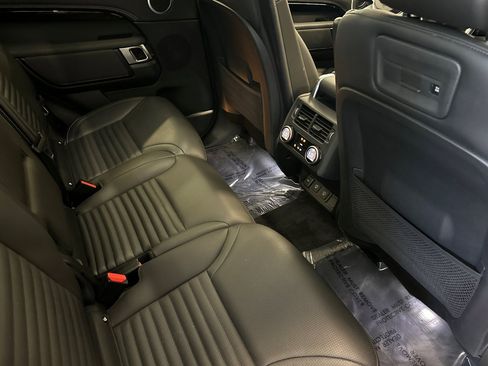 Used 2023 Land Rover Discovery S R-Dynamic image 30