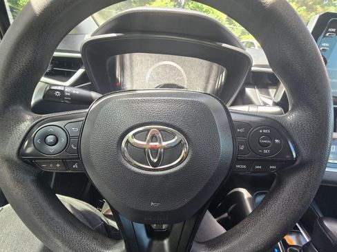 Used 2021 Toyota Corolla LE FWD image 13