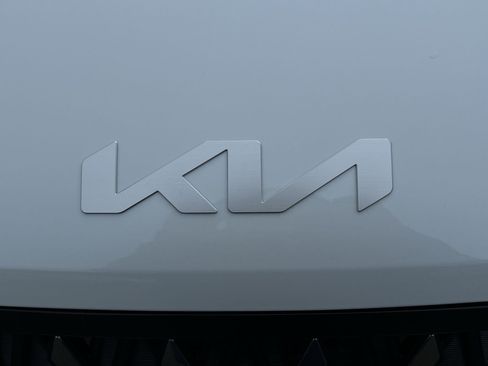 New 2026 Kia Carnival EX FWD image 20
