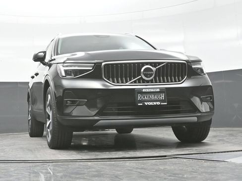 Used 2023 Volvo XC40 B5 Plus w/ Driver Assist Package AWD/4WD image 24
