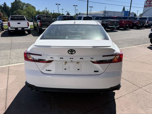 Used 2026 Toyota Camry SE w/ Convenience Package FWD image 5