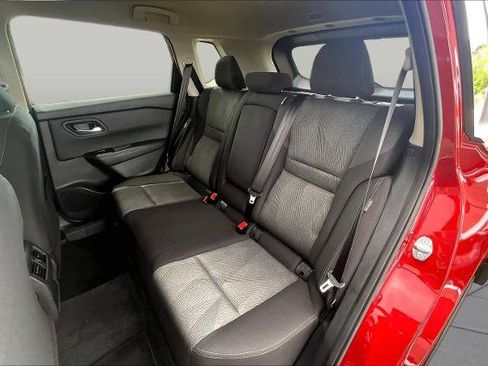 Certified 2026 Nissan Rogue SV FWD image 19