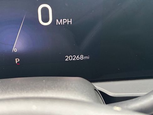 Used 2025 Buick Envista Sport Touring image 38