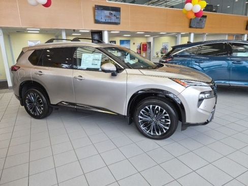 New 2026 Nissan Rogue Platinum AWD/4WD image 2