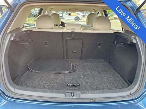 Used 2017 Volkswagen Golf S image 25