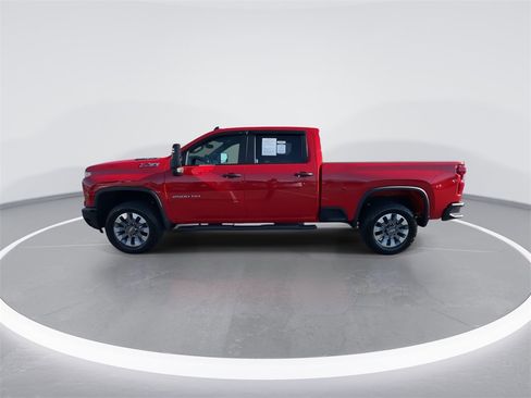 Used 2024 Chevrolet Silverado 2500 Custom w/ Custom Value Package image 5