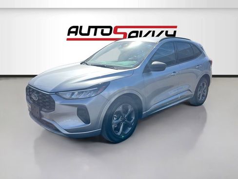 Used 2023 Ford Escape ST-Line w/ Equipment Group 301A FWD image 3