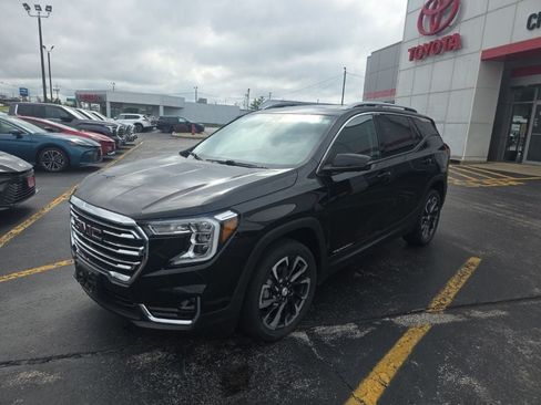 Used 2022 GMC Terrain SLT w/ Infotainment Package II AWD/4WD image 1