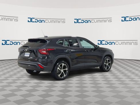 Used 2024 Chevrolet Trax RS FWD image 8