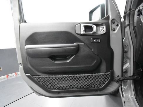 Used 2019 Jeep Wrangler Unlimited Sport image 23