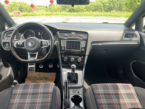 Used 2017 Volkswagen GTI Sport FWD image 19