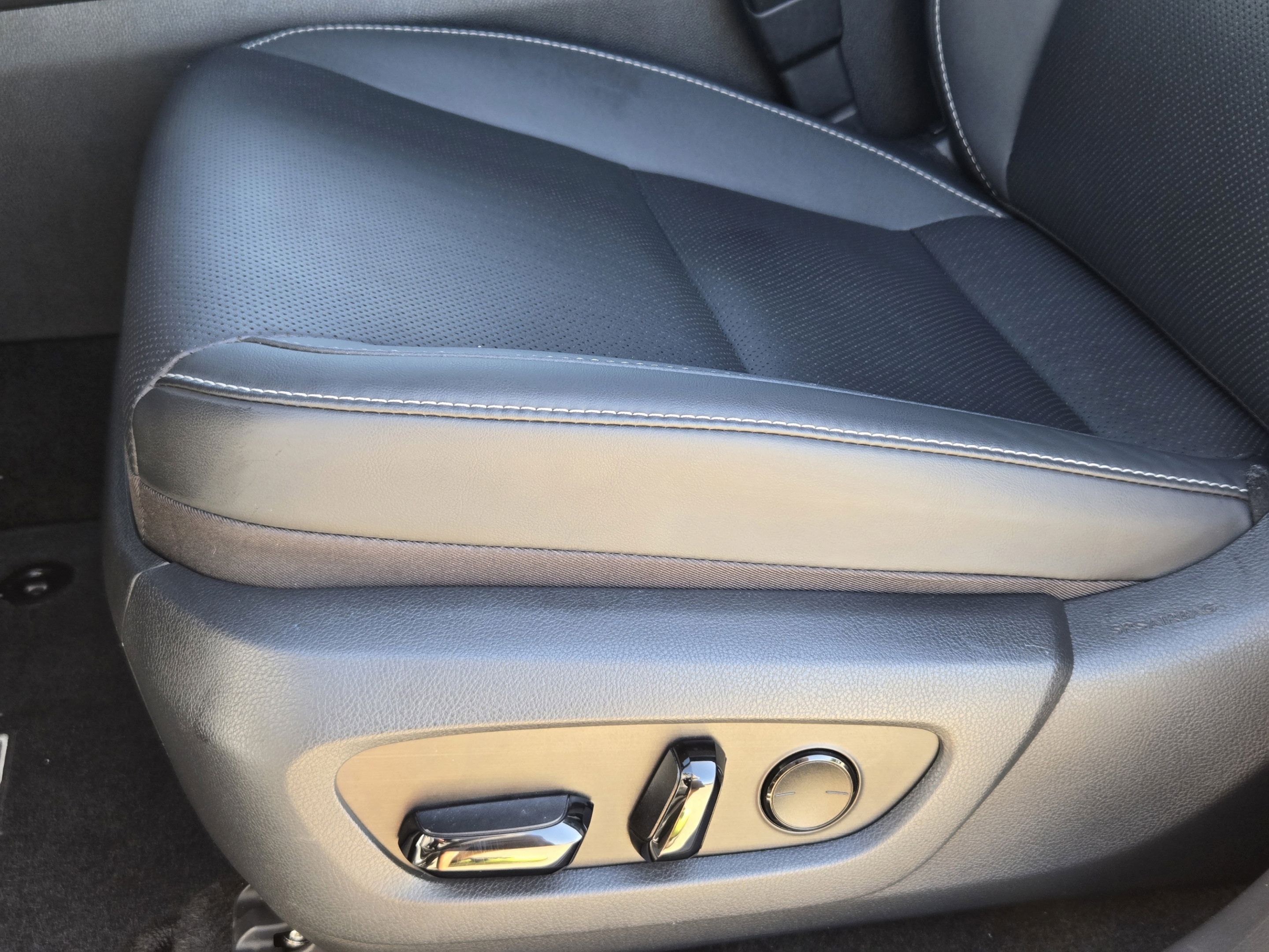 Used 2025 Lexus RX 350 Premium w/ Accessory Package (Z1) FWD image 21