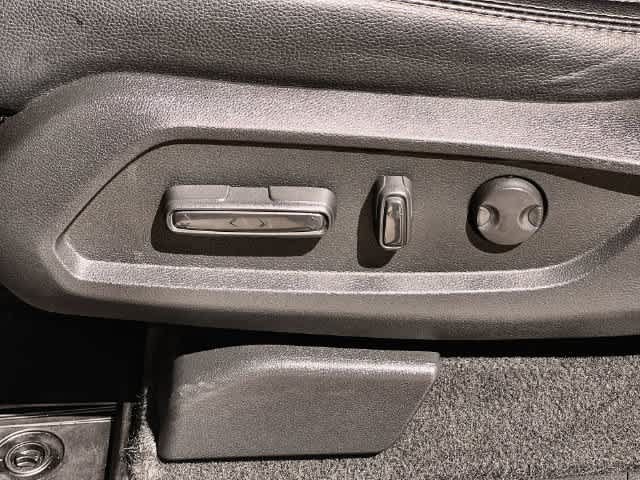 Certified 2025 Honda Pilot Touring image 31
