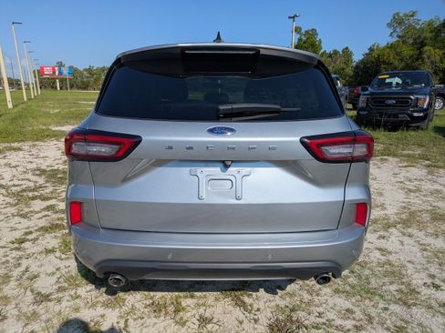 Used 2024 Ford Escape ST-Line w/ Tech Pack #1 FWD image 5