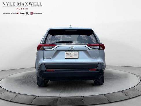 Used 2022 Toyota RAV4 LE FWD image 15