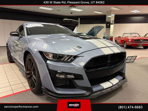 Used 2022 Ford Mustang Shelby GT500 w/ Technology Package RWD image 1