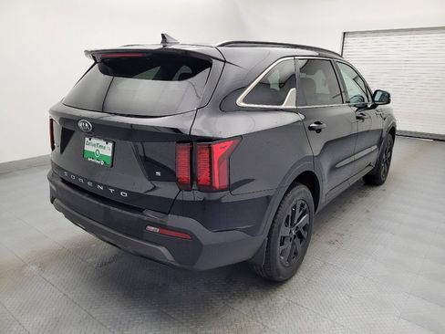 Used 2021 Kia Sorento S image 9