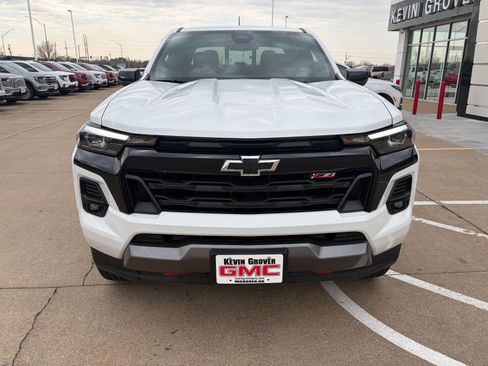 Used 2023 Chevrolet Colorado Z71 w/ Z71 Convenience Package 2 image 2