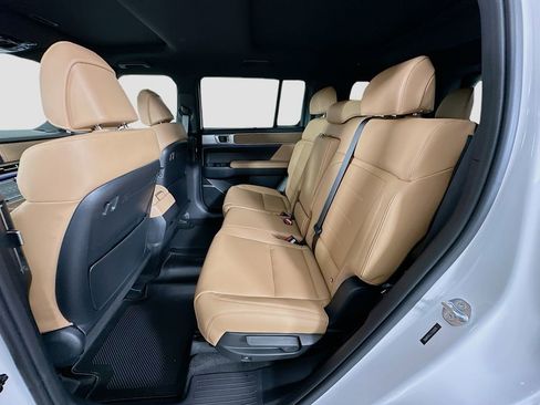 New 2026 Hyundai Santa Fe Limited FWD image 17